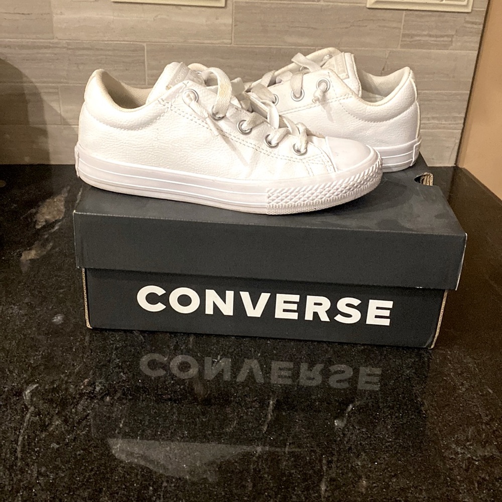 Youth kids size 1US white converse
